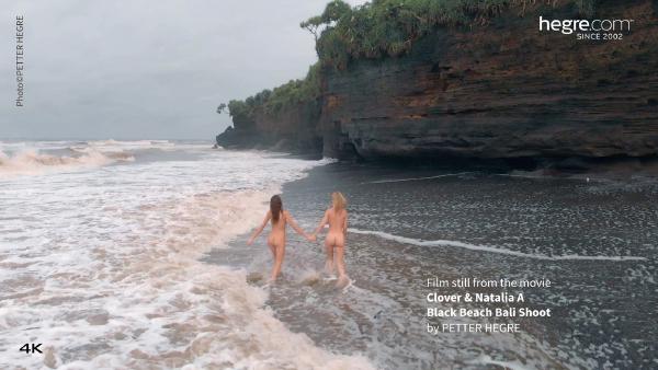 Skjermtak #4 fra filmen Clover Og Natalia En Black Beach Bali Shoot